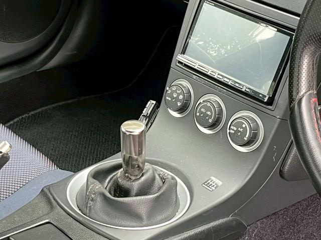 フェアレディZ バージョンS ETC MT HID キーレスエントリー 電動格納ミラー アルミホイール 盗難防止システム 衝突安全ボディ ABS ESC CD エアコン(4枚目)