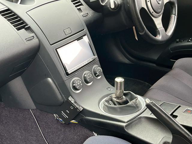 フェアレディZ バージョンS ETC MT HID キーレスエントリー 電動格納ミラー アルミホイール 盗難防止システム 衝突安全ボディ ABS ESC CD エアコン(5枚目)