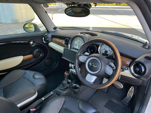 MINI クーパーS ジョンクーパーワークスエアロ アルミホイール サンルーフ HID AT 盗難防止システム ABS エアコン パワーステアリング パワーウィンドウ(38枚目)