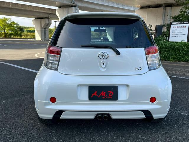 iQ 100G レザーパッケージ アルミホイール スマートキー 電動格納ミラー CVT 盗難防止システム 衝突安全ボディ ABS ESC CD エアコン パワーステアリング パワーウィンドウ(17枚目)