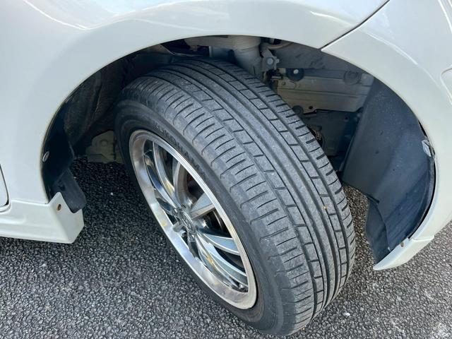 iQ 100G レザーパッケージ アルミホイール スマートキー 電動格納ミラー CVT 盗難防止システム 衝突安全ボディ ABS ESC CD エアコン パワーステアリング パワーウィンドウ(24枚目)