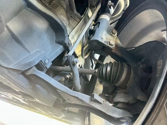 iQ 100G レザーパッケージ アルミホイール スマートキー 電動格納ミラー CVT 盗難防止システム 衝突安全ボディ ABS ESC CD エアコン パワーステアリング パワーウィンドウ(33枚目)