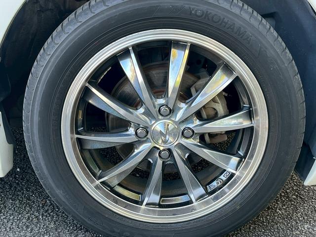 iQ 100G レザーパッケージ アルミホイール スマートキー 電動格納ミラー CVT 盗難防止システム 衝突安全ボディ ABS ESC CD エアコン パワーステアリング パワーウィンドウ(36枚目)