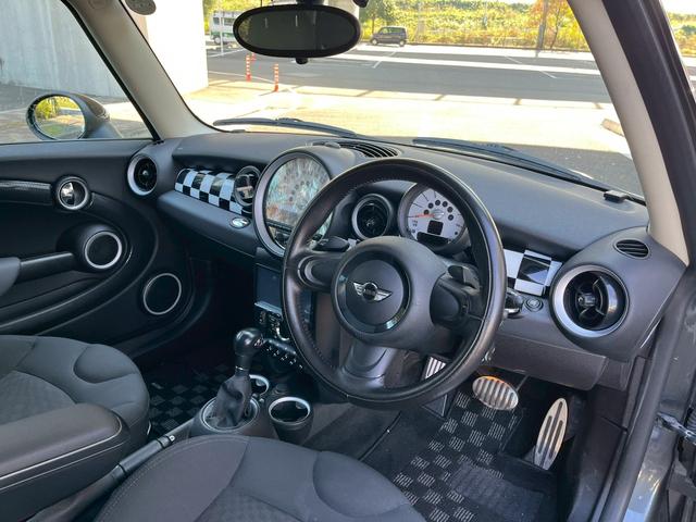 MINI クーパーS アルミホイール キーレスエントリー サンルーフ HID AT ABS エアコン パワーステアリング パワーウィンドウ(5枚目)