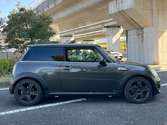 MINI クーパーS アルミホイール キーレスエントリー サンルーフ HID AT ABS エアコン パワーステアリング パワーウィンドウ(13枚目)