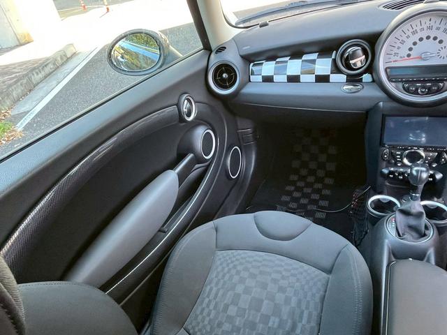 MINI クーパーS アルミホイール キーレスエントリー サンルーフ HID AT ABS エアコン パワーステアリング パワーウィンドウ(24枚目)