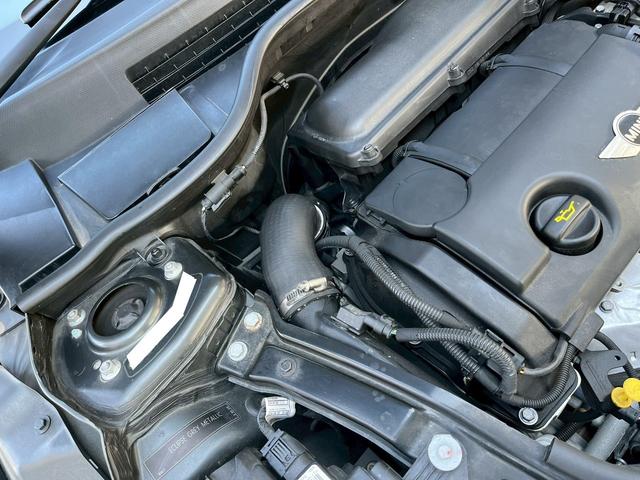 MINI クーパーS アルミホイール キーレスエントリー サンルーフ HID AT ABS エアコン パワーステアリング パワーウィンドウ(31枚目)