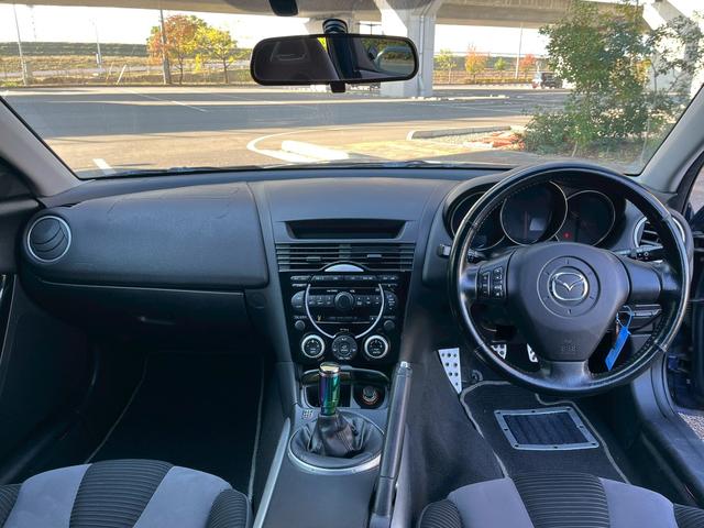 ＲＸ－８ マツダスピードバージョン　ＭＴ　ＨＩＤ　電動格納ミラー　アルミホイール　衝突安全ボディ　ＡＢＳ　ＣＤ　ＭＤ　エアコン　パワーウィンドウ（2枚目）