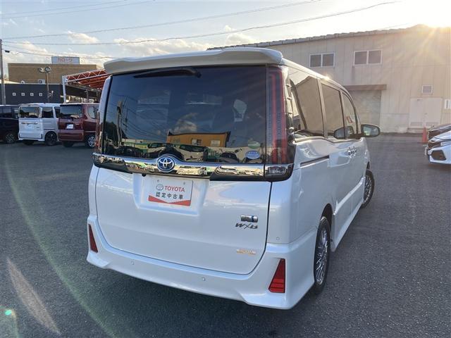 ノア ハイブリッドＳｉ　ダブルバイビーＩＩ　フルセグ　メモリーナビ　ＤＶＤ再生　後席モニター　バックカメラ　衝突被害軽減システム　両側電動スライド　ＬＥＤヘッドランプ　乗車定員７人　３列シート　ワンオーナー　記録簿（3枚目）