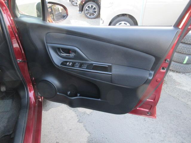 ヴィッツ ジュエラ　純正ナビ・ワンセグＴＶ・ＣＤ・ブルートゥース・バックカメラ・ＥＴＣ・オートライト・電動格納ミラー・トヨタセーフティセンス・アイドリングＳＴＯＰ・スマートキ（28枚目）