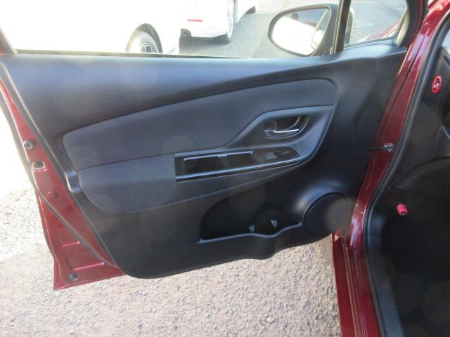 ヴィッツ ジュエラ　純正ナビ・ワンセグＴＶ・ＣＤ・ブルートゥース・バックカメラ・ＥＴＣ・オートライト・電動格納ミラー・トヨタセーフティセンス・アイドリングＳＴＯＰ・スマートキ（34枚目）