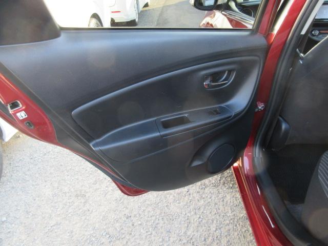 ヴィッツ ジュエラ　純正ナビ・ワンセグＴＶ・ＣＤ・ブルートゥース・バックカメラ・ＥＴＣ・オートライト・電動格納ミラー・トヨタセーフティセンス・アイドリングＳＴＯＰ・スマートキ（38枚目）