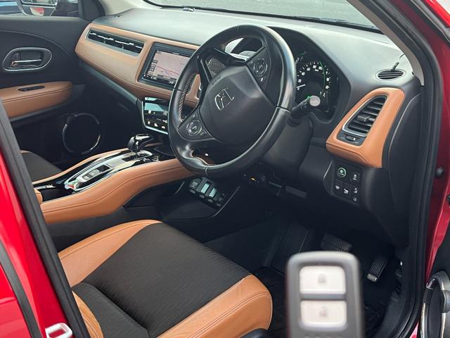 ヴェゼル ハイブリッドＺ・ホンダセンシング　４ＷＤ　Ｂｌｕｅｔｏｏｔｈ対応ナビ　バックカメラ　ミュージックサーバー　社外１６ＡＷ　スタッドレスタイヤ　ハーフレザーシート　シートヒーター（4枚目）