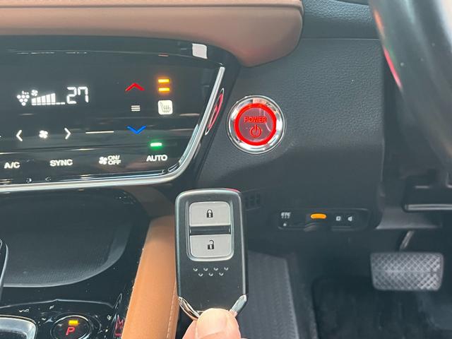 ヴェゼル ハイブリッドＺ・ホンダセンシング　４ＷＤ　Ｂｌｕｅｔｏｏｔｈ対応ナビ　バックカメラ　ミュージックサーバー　社外１６ＡＷ　スタッドレスタイヤ　ハーフレザーシート　シートヒーター（5枚目）