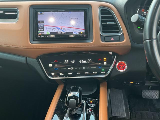 ヴェゼル ハイブリッドＺ・ホンダセンシング　４ＷＤ　Ｂｌｕｅｔｏｏｔｈ対応ナビ　バックカメラ　ミュージックサーバー　社外１６ＡＷ　スタッドレスタイヤ　ハーフレザーシート　シートヒーター（6枚目）