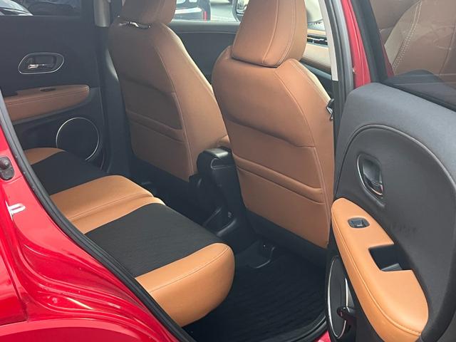ヴェゼル ハイブリッドＺ・ホンダセンシング　４ＷＤ　Ｂｌｕｅｔｏｏｔｈ対応ナビ　バックカメラ　ミュージックサーバー　社外１６ＡＷ　スタッドレスタイヤ　ハーフレザーシート　シートヒーター（19枚目）