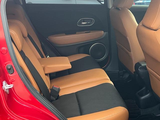 ヴェゼル ハイブリッドＺ・ホンダセンシング　４ＷＤ　Ｂｌｕｅｔｏｏｔｈ対応ナビ　バックカメラ　ミュージックサーバー　社外１６ＡＷ　スタッドレスタイヤ　ハーフレザーシート　シートヒーター（20枚目）