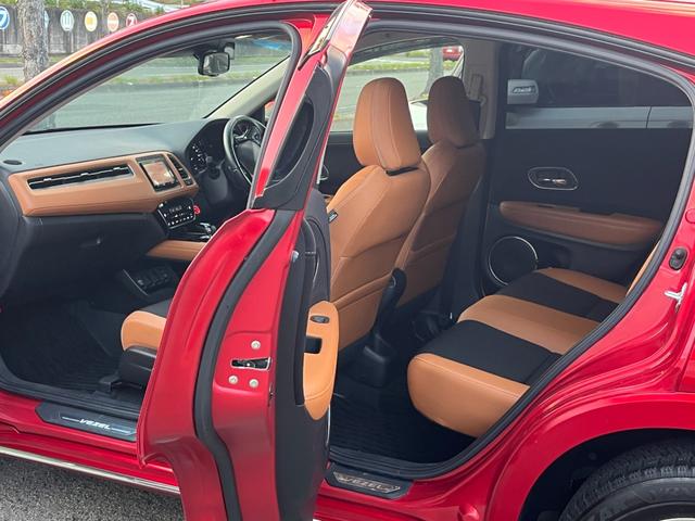 ヴェゼル ハイブリッドＺ・ホンダセンシング　４ＷＤ　Ｂｌｕｅｔｏｏｔｈ対応ナビ　バックカメラ　ミュージックサーバー　社外１６ＡＷ　スタッドレスタイヤ　ハーフレザーシート　シートヒーター（23枚目）