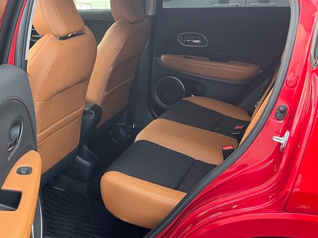 ヴェゼル ハイブリッドＺ・ホンダセンシング　４ＷＤ　Ｂｌｕｅｔｏｏｔｈ対応ナビ　バックカメラ　ミュージックサーバー　社外１６ＡＷ　スタッドレスタイヤ　ハーフレザーシート　シートヒーター（24枚目）