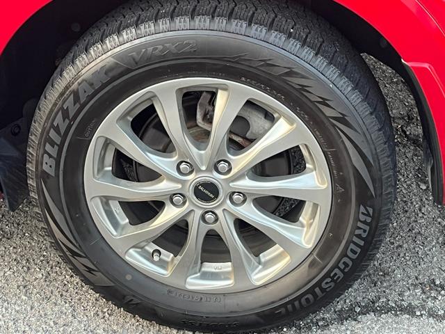 ヴェゼル ハイブリッドＺ・ホンダセンシング　４ＷＤ　Ｂｌｕｅｔｏｏｔｈ対応ナビ　バックカメラ　ミュージックサーバー　社外１６ＡＷ　スタッドレスタイヤ　ハーフレザーシート　シートヒーター（35枚目）