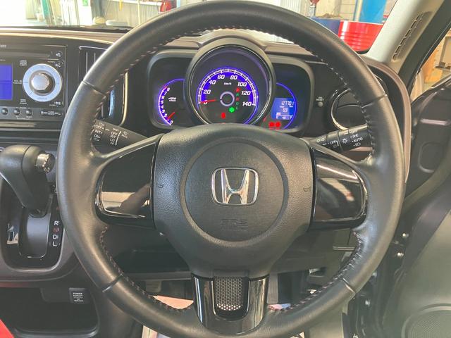 Ｎ－ＯＮＥ プレミアム　オートライト　ＨＩＤ　スマートキー　アイドリングストップ　電動格納ミラー　ベンチシート　ＣＶＴ　盗難防止システム　ＡＢＳ　ＣＤ　チップアップシート（3枚目）