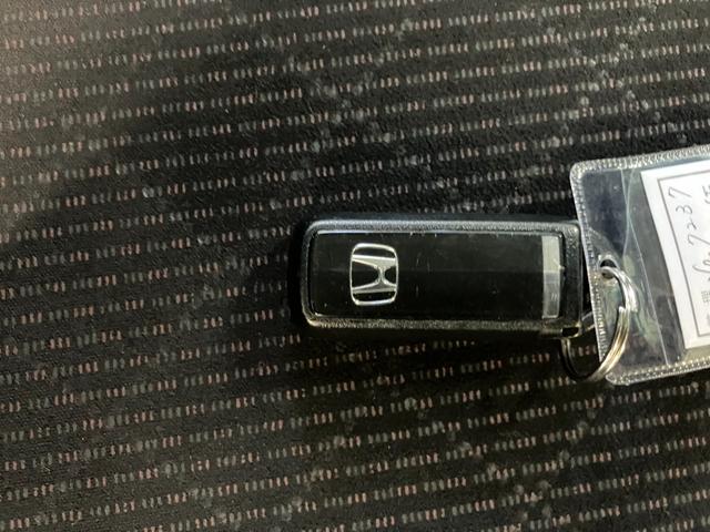Ｎ－ＯＮＥ プレミアム　オートライト　ＨＩＤ　スマートキー　アイドリングストップ　電動格納ミラー　ベンチシート　ＣＶＴ　盗難防止システム　ＡＢＳ　ＣＤ　チップアップシート（8枚目）