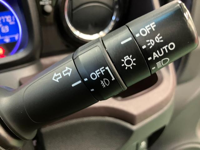 Ｎ－ＯＮＥ プレミアム　オートライト　ＨＩＤ　スマートキー　アイドリングストップ　電動格納ミラー　ベンチシート　ＣＶＴ　盗難防止システム　ＡＢＳ　ＣＤ　チップアップシート（10枚目）