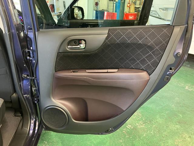 Ｎ－ＯＮＥ プレミアム　オートライト　ＨＩＤ　スマートキー　アイドリングストップ　電動格納ミラー　ベンチシート　ＣＶＴ　盗難防止システム　ＡＢＳ　ＣＤ　チップアップシート（28枚目）