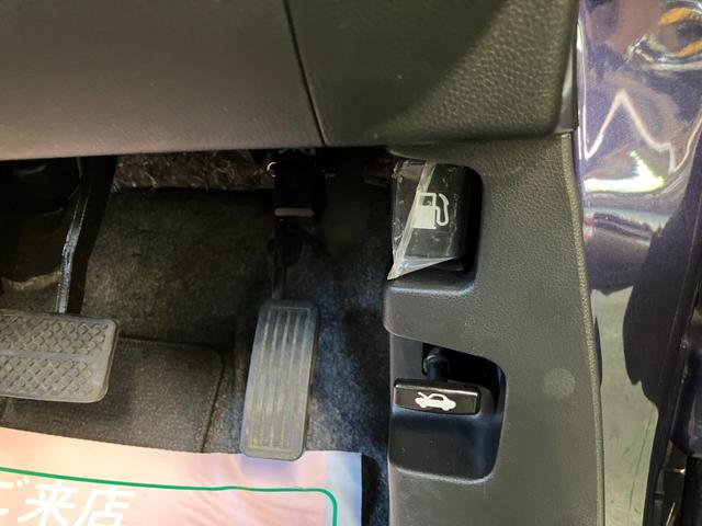 Ｎ－ＯＮＥ プレミアム　オートライト　ＨＩＤ　スマートキー　アイドリングストップ　電動格納ミラー　ベンチシート　ＣＶＴ　盗難防止システム　ＡＢＳ　ＣＤ　チップアップシート（35枚目）