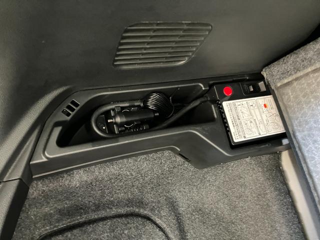 Ｎ－ＯＮＥ プレミアム　オートライト　ＨＩＤ　スマートキー　アイドリングストップ　電動格納ミラー　ベンチシート　ＣＶＴ　盗難防止システム　ＡＢＳ　ＣＤ　チップアップシート（49枚目）