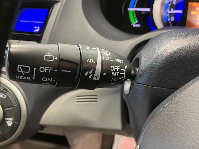 インサイト L ETC バックカメラ アルミホイール HID CVT アイドリングストップ 電動格納ミラー 盗難防止システム CD 衝突安全ボディ ABS エアコン パワーステアリング パワーウィンドウ(8枚目)