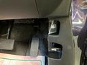 プレミアム　オートライト　ＨＩＤ　スマートキー　アイドリングストップ　電動格納ミラー　ベンチシート　ＣＶＴ　盗難防止システム　ＡＢＳ　ＣＤ　チップアップシート（35枚目）