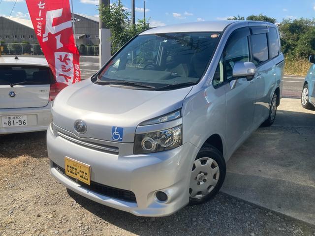 Ｘ　Ｌエディション　車椅子使用車　スローパ―　タイプ２　福祉車両　８人乗り　車椅子１台タイプ　両側エアバック　衝突安全ボディー　３列シート　パワーステアリング　パワーウインドウ(2枚目)