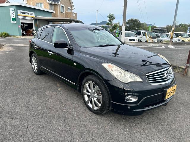 スカイラインクロスオーバー ３７０ＧＴ　ＦＯＵＲ　３７００ｃｃ　４ＷＤ　１８インチ純正アルミ　ＴＶ　柿本改マフラー（3枚目）