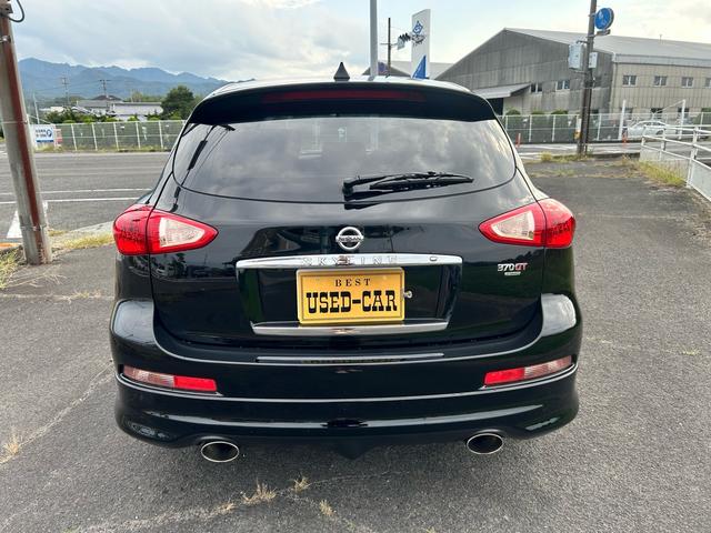 スカイラインクロスオーバー ３７０ＧＴ　ＦＯＵＲ　３７００ｃｃ　４ＷＤ　１８インチ純正アルミ　ＴＶ　柿本改マフラー（6枚目）