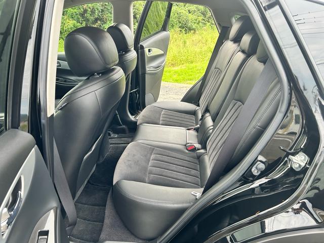 スカイラインクロスオーバー ３７０ＧＴ　ＦＯＵＲ　３７００ｃｃ　４ＷＤ　１８インチ純正アルミ　ＴＶ　柿本改マフラー（18枚目）