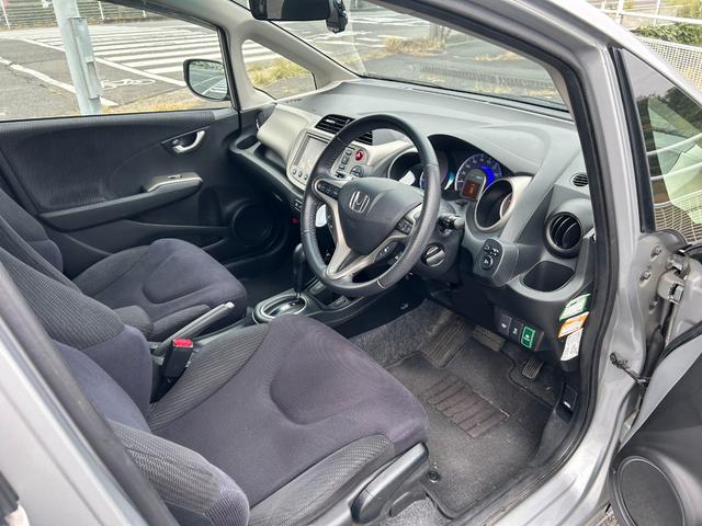 当店のお車をご覧いただき誠にありがとうございます。気になる点がございましたらお気軽にお問い合わせください。００７８−６０４６−０４３４