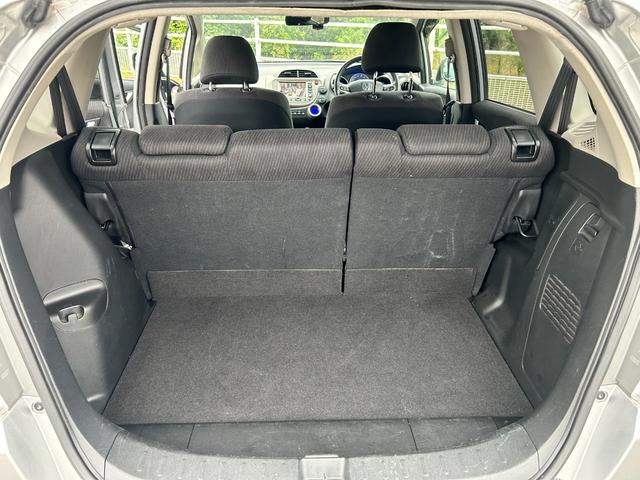 当店のお車をご覧いただき誠にありがとうございます。気になる点がございましたらお気軽にお問い合わせください。００７８−６０４６−０４３４