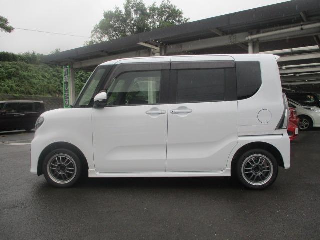 タント カスタムＲＳセレクション　両側電動スライドドア　衝突被害軽減ブレーキ　アイドリングストップ　車線逸脱警報装置　クルーズコントロール　パーキングソナー　社外８インチナビ　Ｂｌｕｅｔｏｏｔｈ　地デジＴＶ　バックカメラ　スマートキー（5枚目）