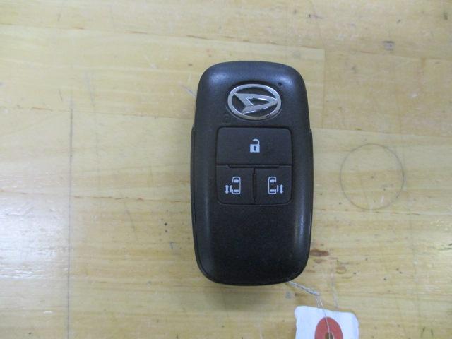 タント カスタムＲＳセレクション　両側電動スライドドア　衝突被害軽減ブレーキ　アイドリングストップ　車線逸脱警報装置　クルーズコントロール　パーキングソナー　社外８インチナビ　Ｂｌｕｅｔｏｏｔｈ　地デジＴＶ　バックカメラ　スマートキー（35枚目）