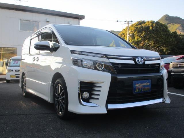 ヴォクシー ZS 両側電動スライドドア オートライト LEDヘッドライト フォグランプ フリップダウンモニター ETC バックモニター 社外ナビ スマートキー プッシュスタート チルトステアリング シートアジャスター(6枚目)