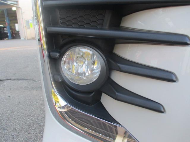 ヴォクシー ZS 両側電動スライドドア オートライト LEDヘッドライト フォグランプ フリップダウンモニター ETC バックモニター 社外ナビ スマートキー プッシュスタート チルトステアリング シートアジャスター(23枚目)