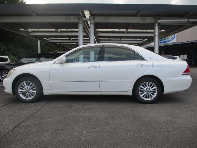 クラウン ロイヤルサルーン　純正マルチ　クルーズコントロール　　プッシュスタート　チルトステアリング　純正１６インチアルミホイール　オートライト　ウッド調コンビハンドル　ステアリングスイッチ　ディスチャージヘッドランプ（7枚目）