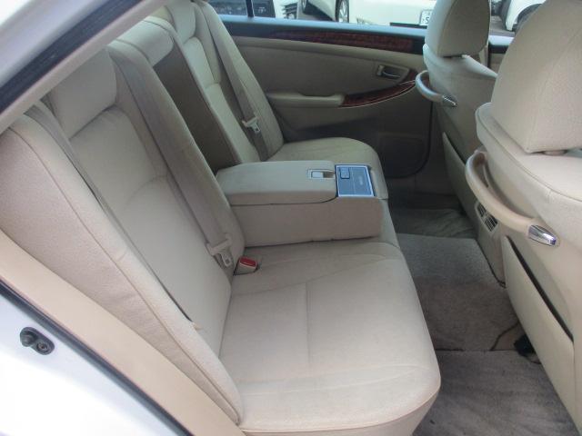 クラウン ロイヤルサルーン　純正マルチ　クルーズコントロール　　プッシュスタート　チルトステアリング　純正１６インチアルミホイール　オートライト　ウッド調コンビハンドル　ステアリングスイッチ　ディスチャージヘッドランプ（13枚目）