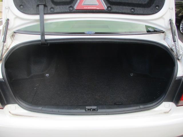 クラウン ロイヤルサルーン　純正マルチ　クルーズコントロール　　プッシュスタート　チルトステアリング　純正１６インチアルミホイール　オートライト　ウッド調コンビハンドル　ステアリングスイッチ　ディスチャージヘッドランプ（14枚目）