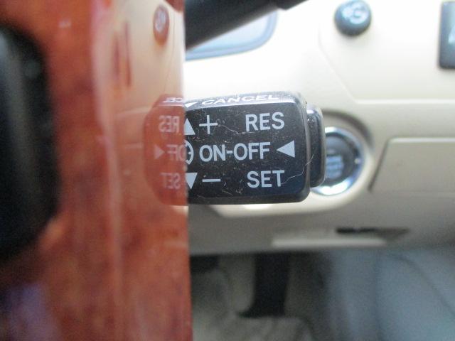 クラウン ロイヤルサルーン　純正マルチ　クルーズコントロール　　プッシュスタート　チルトステアリング　純正１６インチアルミホイール　オートライト　ウッド調コンビハンドル　ステアリングスイッチ　ディスチャージヘッドランプ（20枚目）