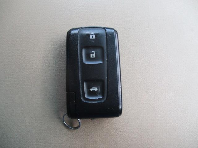 クラウン ロイヤルサルーン　純正マルチ　クルーズコントロール　　プッシュスタート　チルトステアリング　純正１６インチアルミホイール　オートライト　ウッド調コンビハンドル　ステアリングスイッチ　ディスチャージヘッドランプ（31枚目）