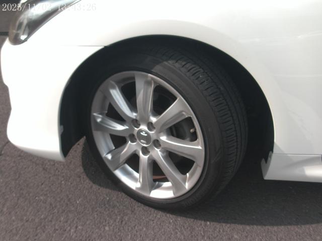 クラウン ２．５アスリート　アニバーサリーエディション　レザーシート　純正ナビＴＶ　バックモニター（16枚目）