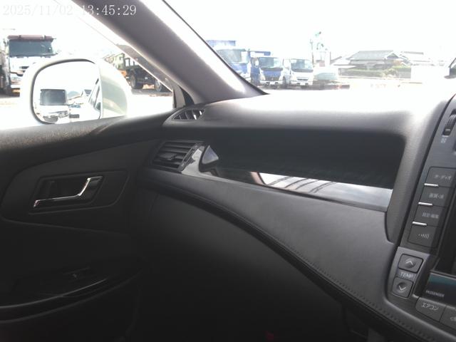 クラウン ２．５アスリート　アニバーサリーエディション　レザーシート　純正ナビＴＶ　バックモニター（27枚目）