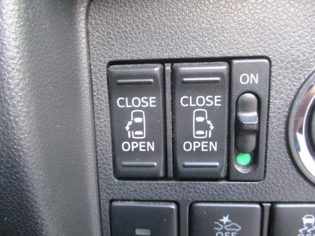 両側パワースライドドア